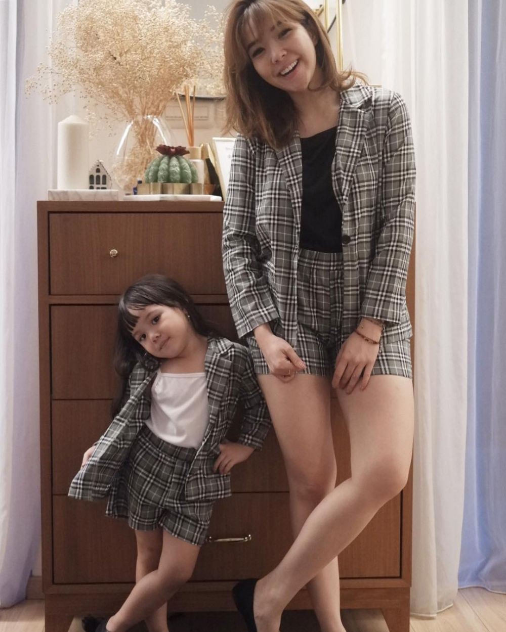 Bajunya Sering Kembaran, 11 OOTD Gisella Anastasia dan Gempita