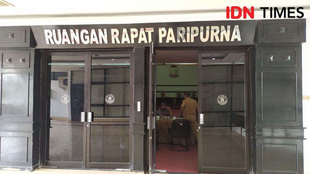 DPRD Makassar Maafkan Mahasiswa Perusak Kantor, Laporan Dicabut