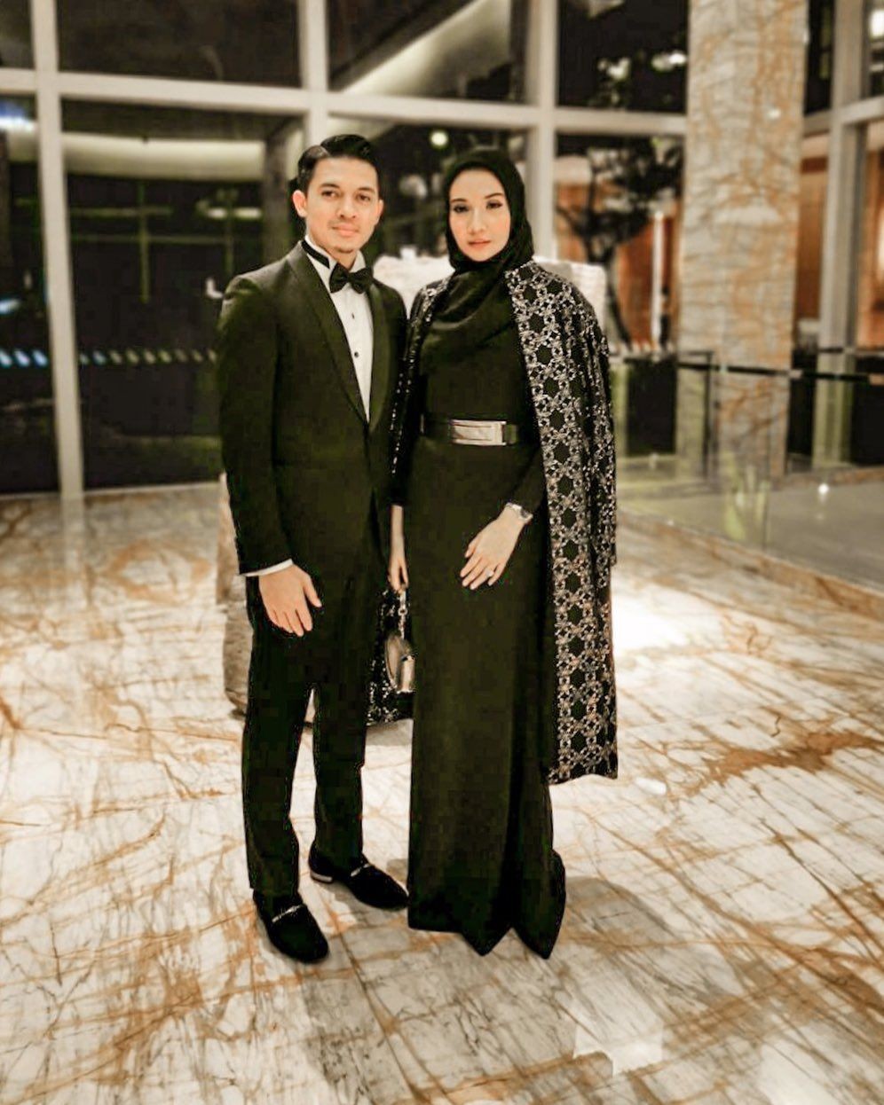 Selalu Kompak! 10 Referensi Gaya Couple Zaskia Sungkar dan Irwansyah