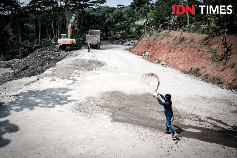 182 Hektare Lahan Pertanian di KBB Tercemar Limbah Proyek KCIC