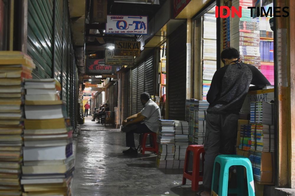 [FOTO] Geliat Pasar Buku Palasari yang Redup di Tengah Pandemik