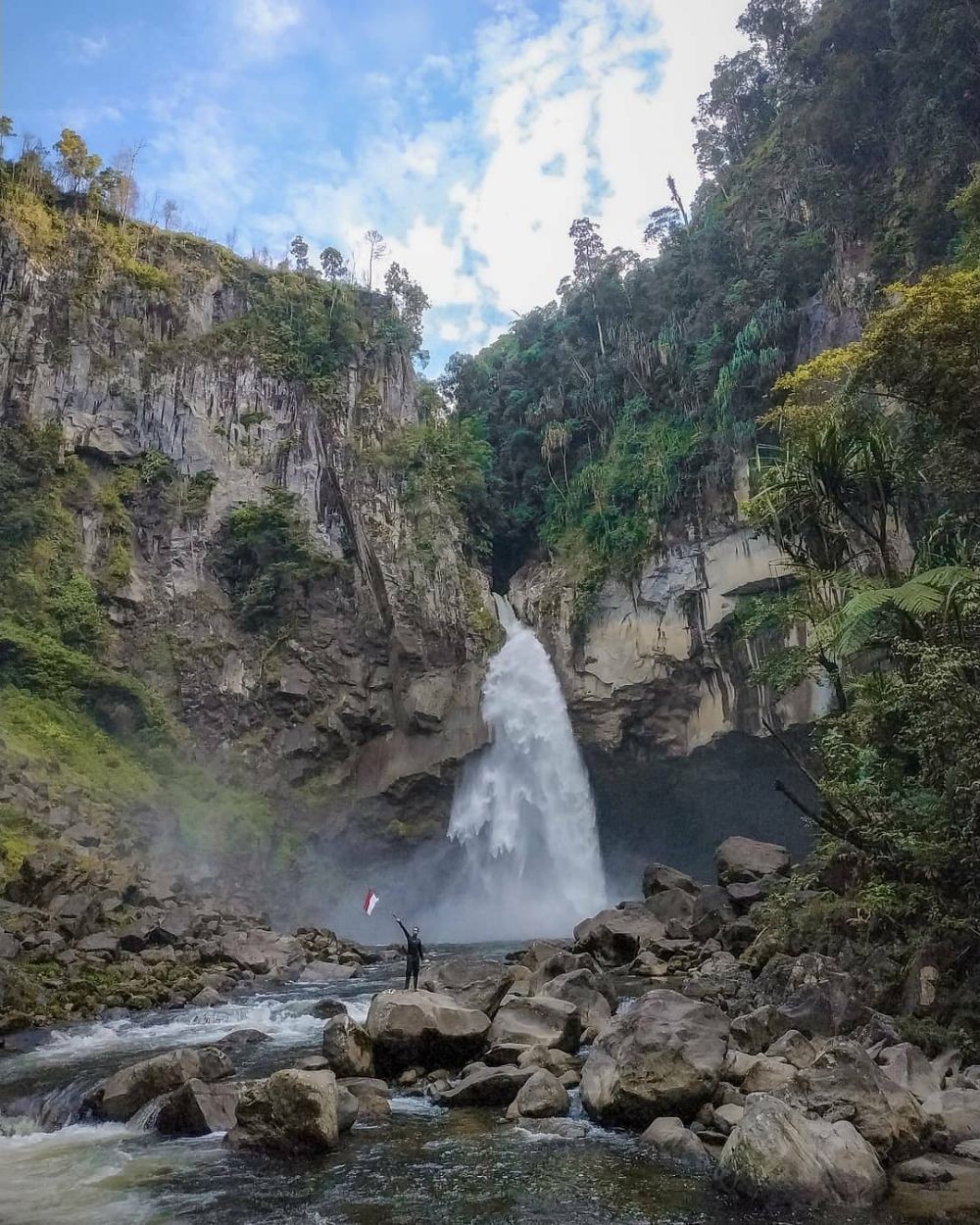 10 Rekomendasi Tempat Wisata Di Pulau Samosir Yang Paling Populer