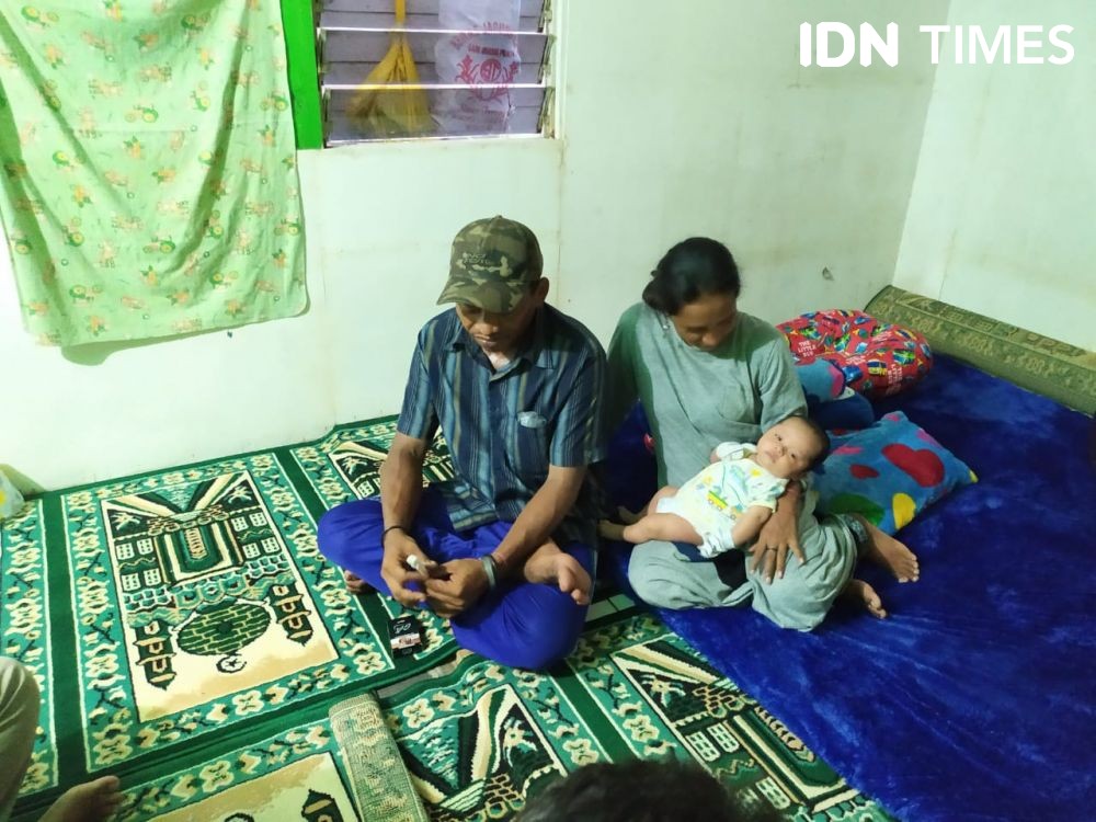 Kisah Pilu, Diusir dari Indekos, Satu Keluarga Tinggal dalam Gerobak 