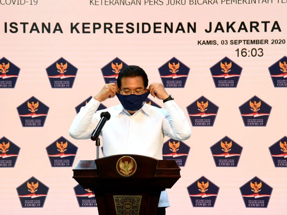 Satgas COVID-19 Minta Warga Usia 45 Tahun ke Atas Tetap di Rumah