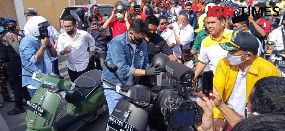 Melirik Vespa Tunggangan Menantu Jokowi di KPU, Harganya Puluhan Juta