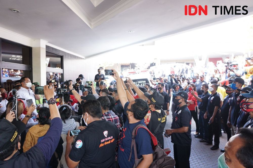 10 Momen Hendi-Ita Daftar di KPU Semarang, Banyak yang Abai Protokol