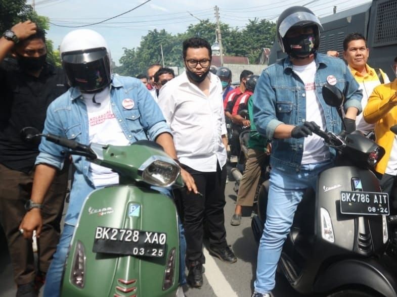Melirik Vespa Tunggangan Menantu Jokowi di KPU, Harganya Puluhan Juta