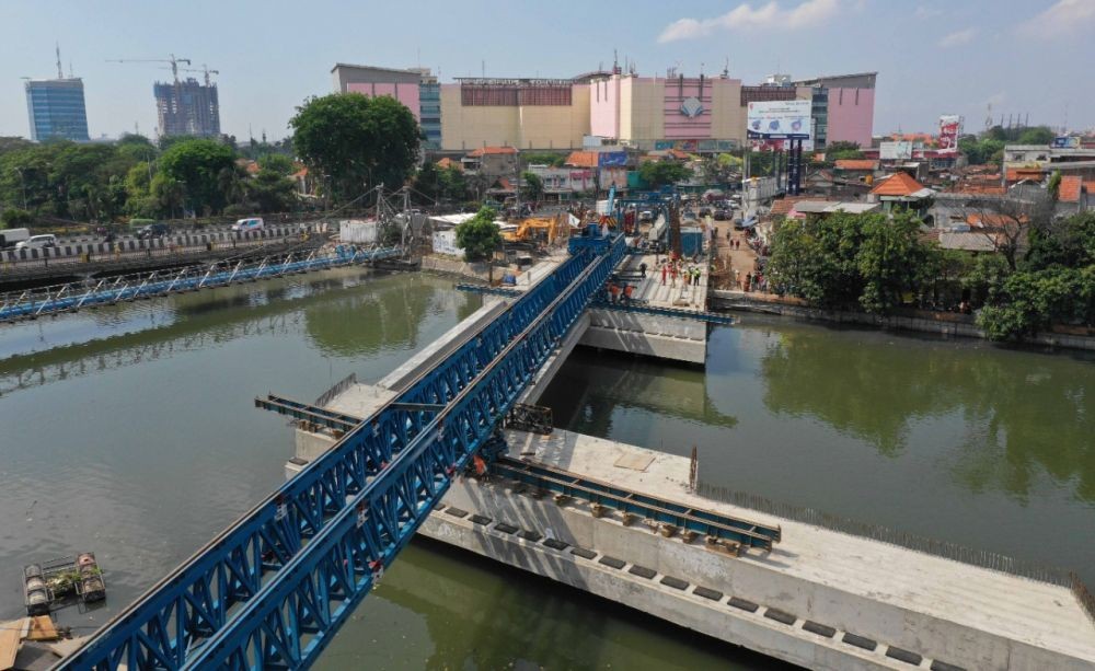Risma Percepat Target Pembangunan Jembatan Joyoboyo Jadi November 2020