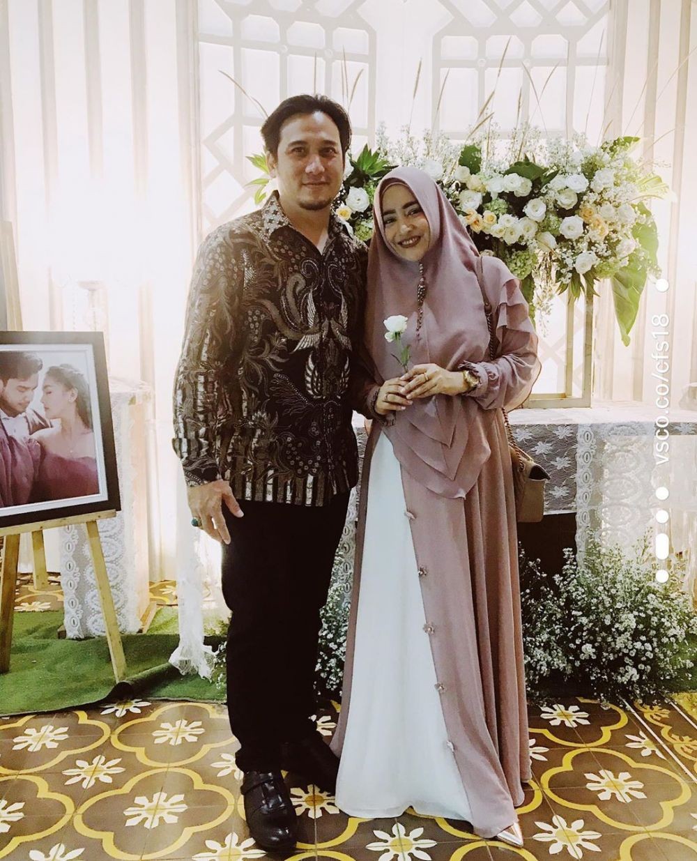 21 Tahun Menikah, 10 Potret Harmonis Keluarga Abi Umi TOP di Kenyataan