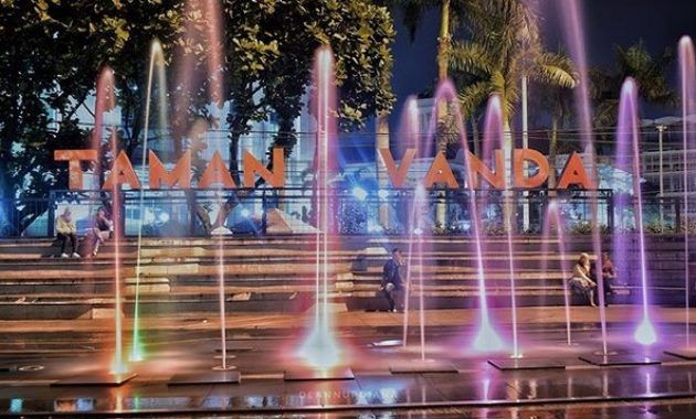 Instagramable Banget, 10 Taman di Bandung Cocok Untuk Jadi Spot Foto