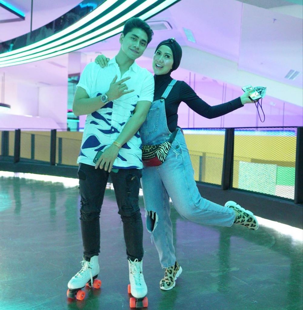 Bak Remaja, 10 Gaya Hits Venna Melinda Hangout Bareng Anak