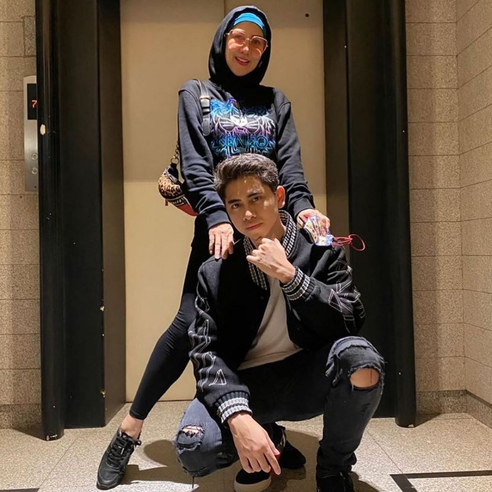 Bak Remaja, 10 Gaya Hits Venna Melinda Hangout Bareng Anak