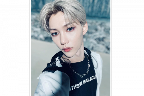 10 Foto Selfie Felix Stray Kids yang Super Hits, Glowing Abis!