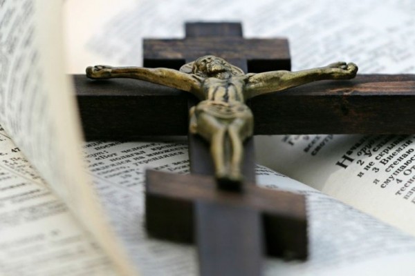 Doa Aku Percaya Katolik Pendek dan Panjang Terlengkap