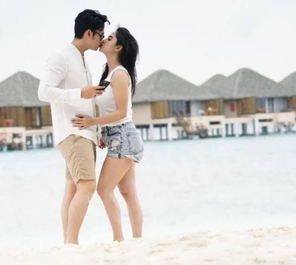 Batal Cerai, 10 Momen Romantis Dewi Persik dan Suami 4 Tahun Menikah
