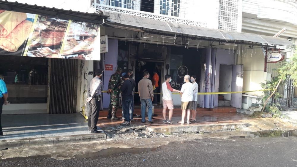 Ruang Produksi Toko Jajan Legendaris Trubus Terbakar, 1 Orang Tewas