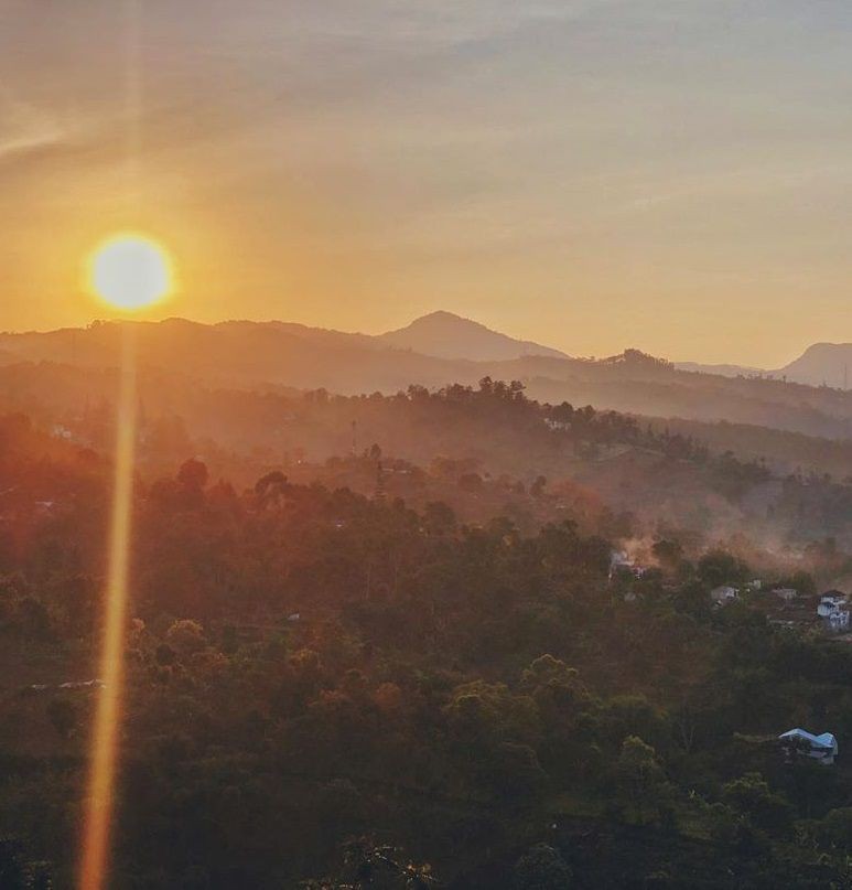 8 Tempat untuk Melihat Sunrise di Bandung, Bikin Mata Enggan Berkedip