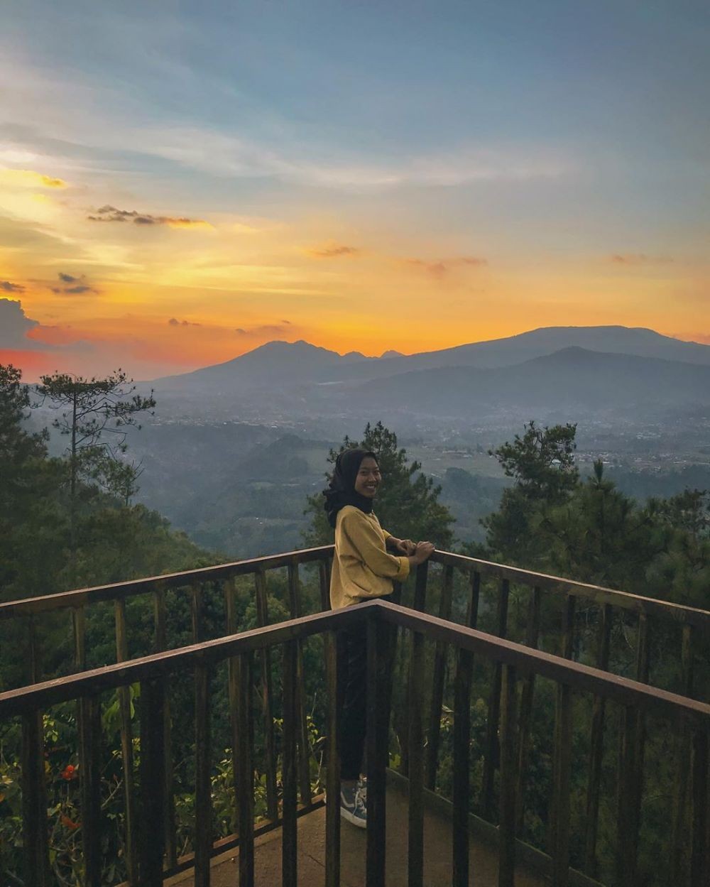 8 Tempat untuk Melihat Sunrise di Bandung, Bikin Mata Enggan Berkedip