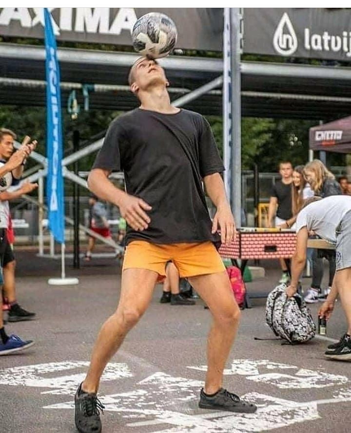 Ayo Tebak! Apa yang Aneh dan Bikin Ngakak Dari 10 Potret Ini?