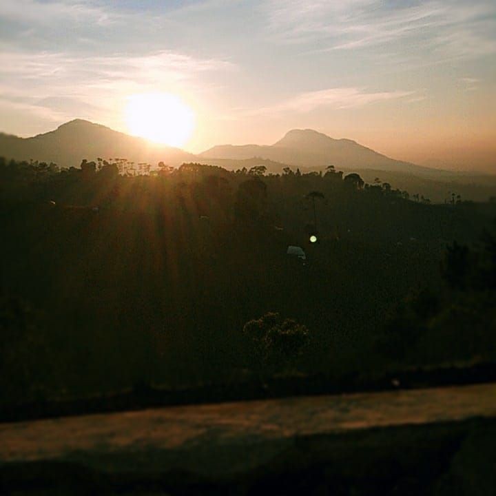 8 Tempat untuk Melihat Sunrise di Bandung, Bikin Mata