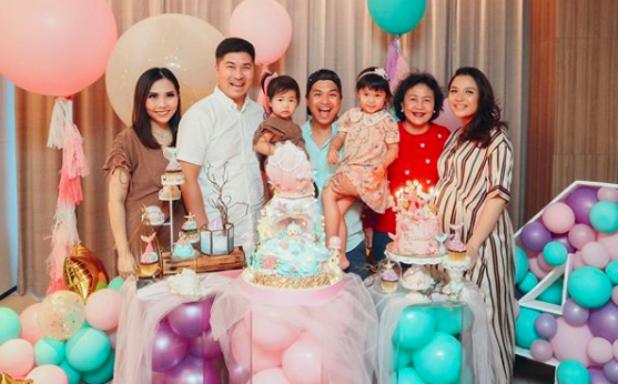 10 Momen Bahagia Chelsea Olivia dan Suami Rayakan Ultah baby Nastusha