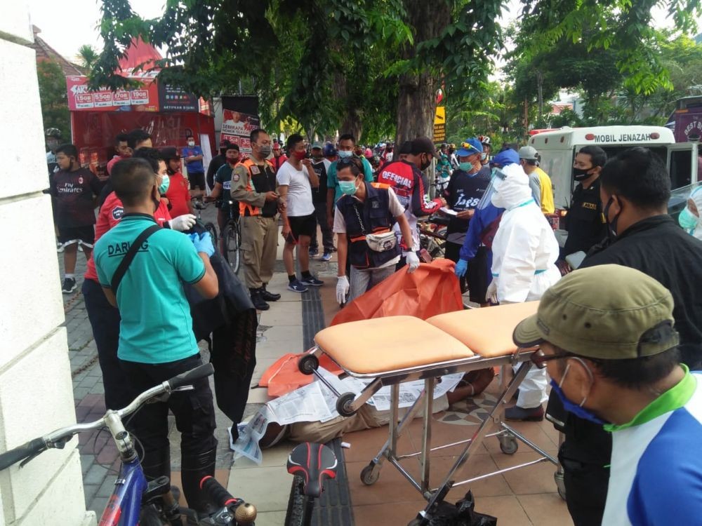 Seorang Pria Tewas Usai Gowes dan Selfie di Depan Taman Bungkul