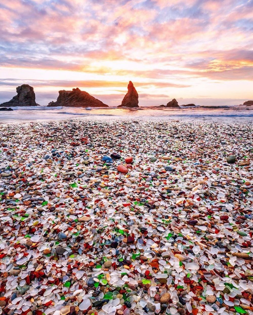 9 Pantai Tanpa Pasir Terbaik di Dunia, Indonesia Salah Satunya