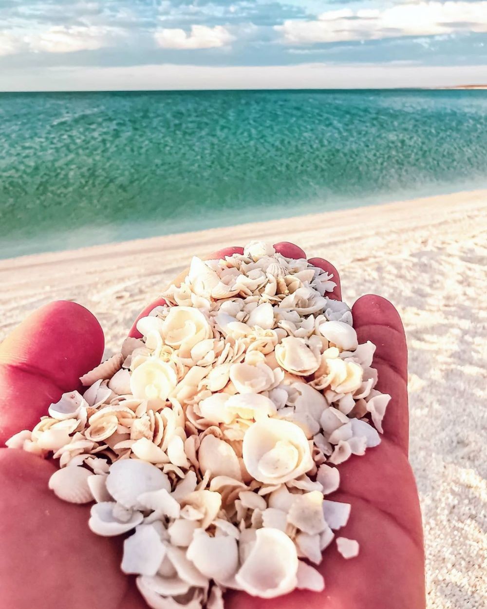 9 Pantai Tanpa Pasir Terbaik di Dunia, Indonesia Salah Satunya