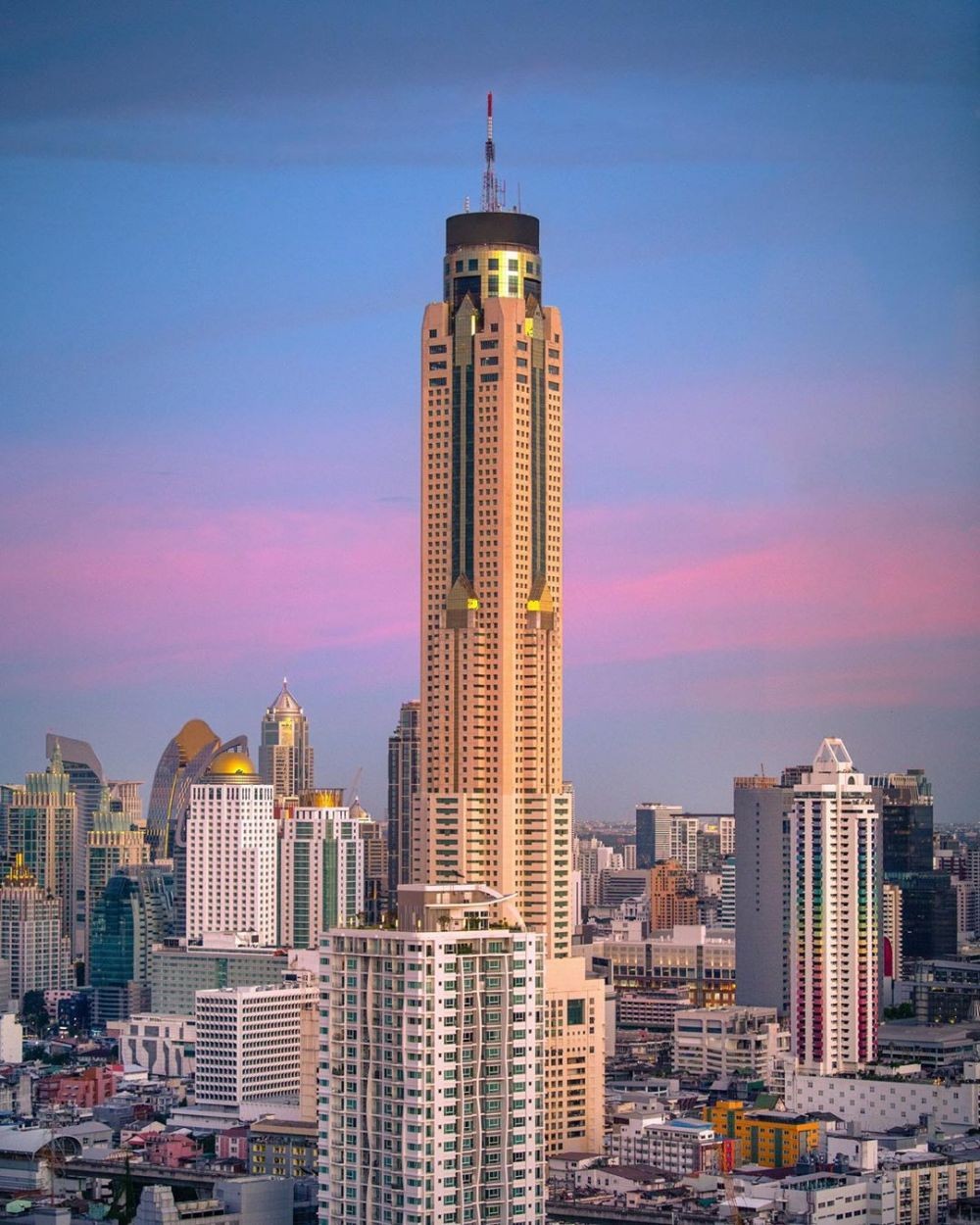 Бангкок скай отель. Башня Байок Скай. Бангкок небоскреб Байок. Башня Байок Скай 2 Бангкок. Байок Скай отель Бангкок.