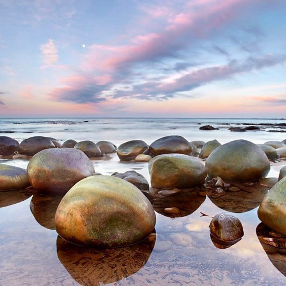 9 Pantai Tanpa Pasir Terbaik di Dunia, Indonesia Salah Satunya