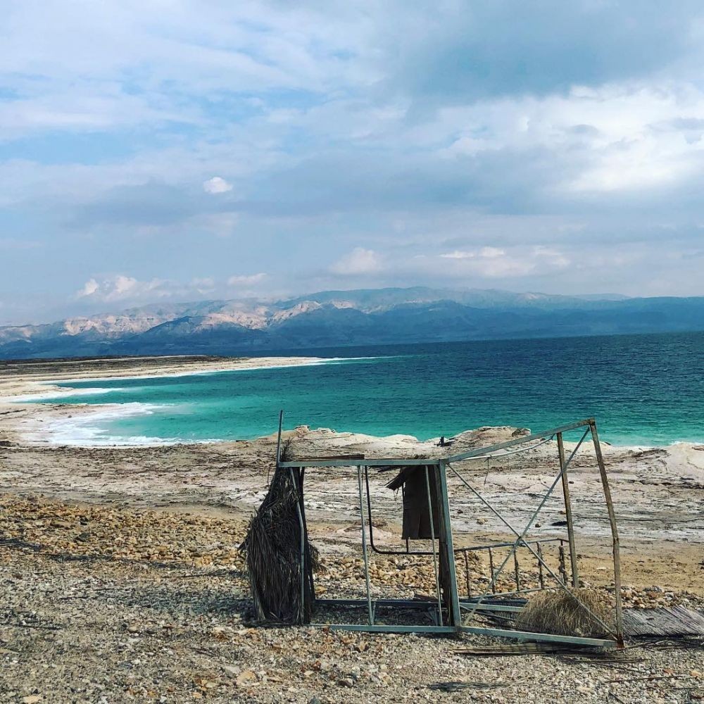 9 Pantai Tanpa Pasir Terbaik di Dunia, Indonesia Salah Satunya