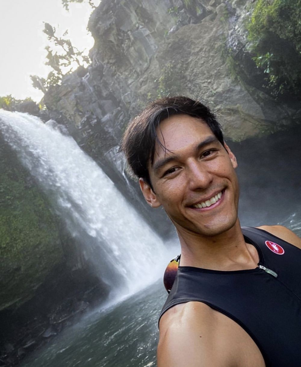 Kembali ke Alam, Tengok 10 Momen Artis Liburan di Sungai