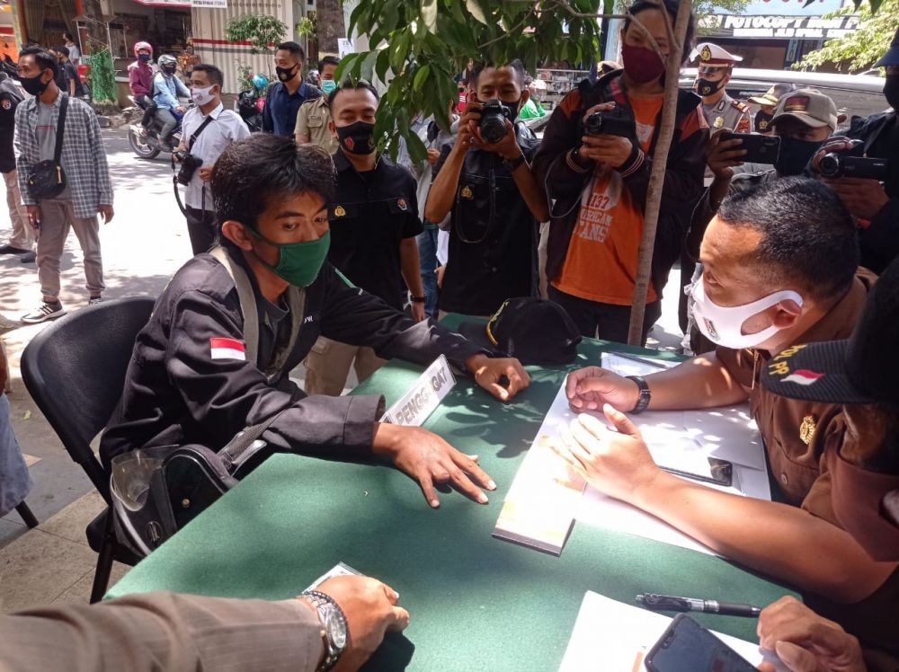 Tak Pakai Masker, 27 Orang di Tuban Didenda Rp100 