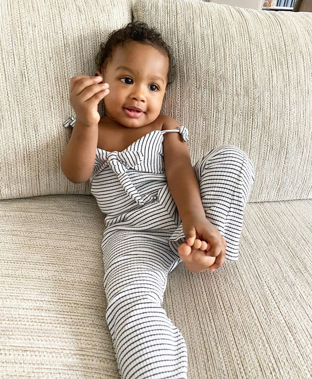 Gak Kalah Dari Stormi Webster, 10 Foto Glamor Kira Anak Kimmy Jayanti