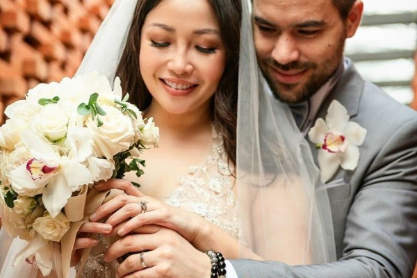Super Elegan! Inspirasi Makeup dan Busana Wedding Chef Rinrin Marinka