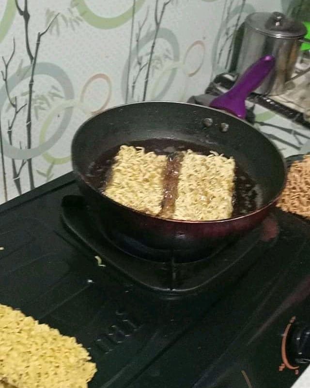 10 Potret Kocak Gara-gara Gagal Makan Enak, Kok Sial Banget Ya?