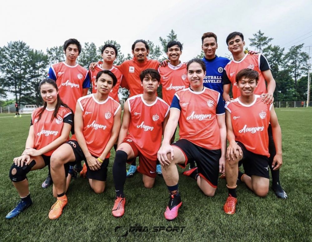Bermandikan Keringat, 10 Pose Macho dan Atletis El Rumi saat Main Bola
