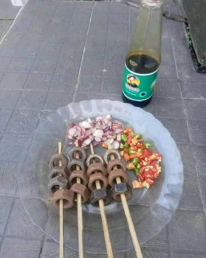 10 Potret Kocak Gara-gara Gagal Makan Enak, Kok Sial Banget Ya?
