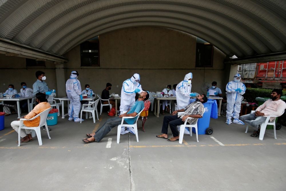 Ledakan COVID-19 India, Vaksinasi di Jateng Tersendat, Obat Tertahan