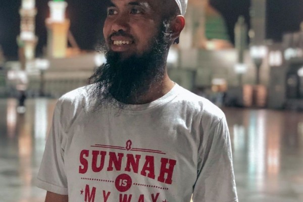Model hingga Anak Metal, 10 Artis Ini Hijrah Jadi Pendakwah