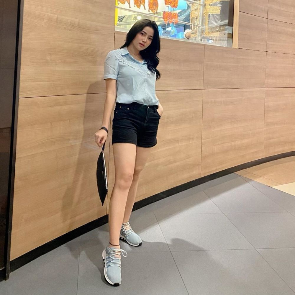 10 Potret Manis Marissa Brigitta, Adik Artis Celine Evangelista