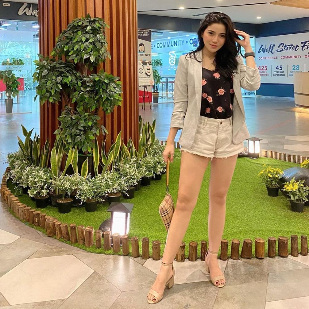 10 Potret Manis Marissa Brigitta, Adik Artis Celine Evangelista