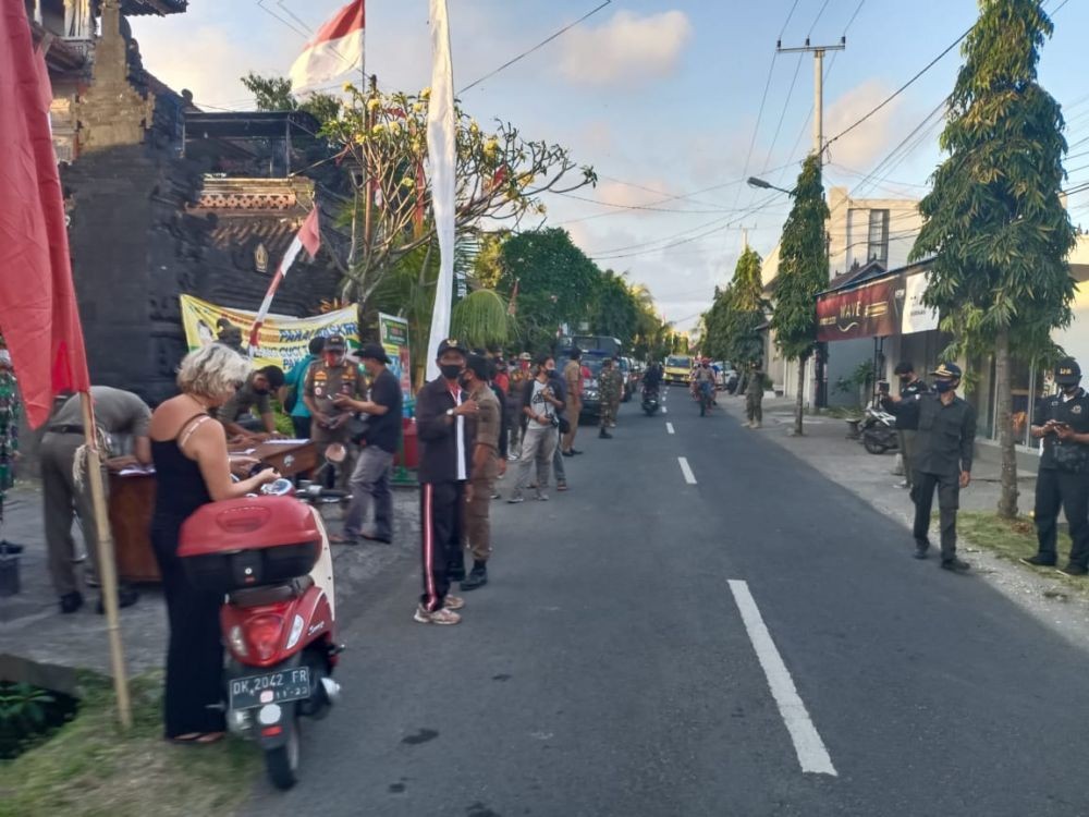 Kebijakan Bali Berubah-ubah, Warga Nilai Pemerintah  Tak Beri Solusi 