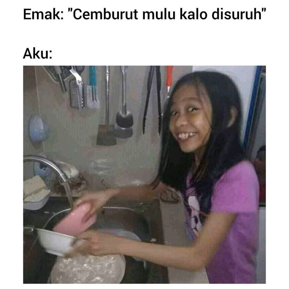 10 Meme Ekspresi Kamu Ketika Disuruh Emak Ini Kocak Banget