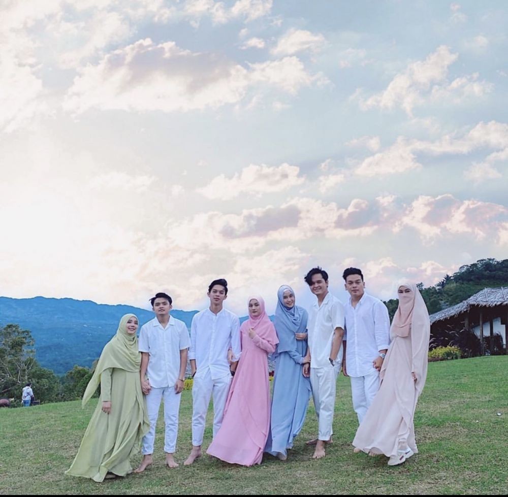 Pacaran Setelah Halal, 10 Kemesraan Pasangan Hijrah Kencan Bersama