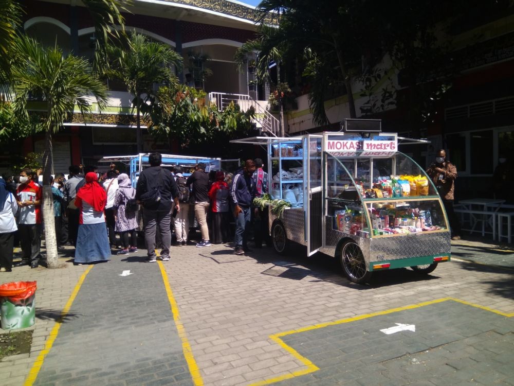 Gubernur Khofifah Apresiasi Mobil Listrik Buatan Siswa SMK di Madiun 