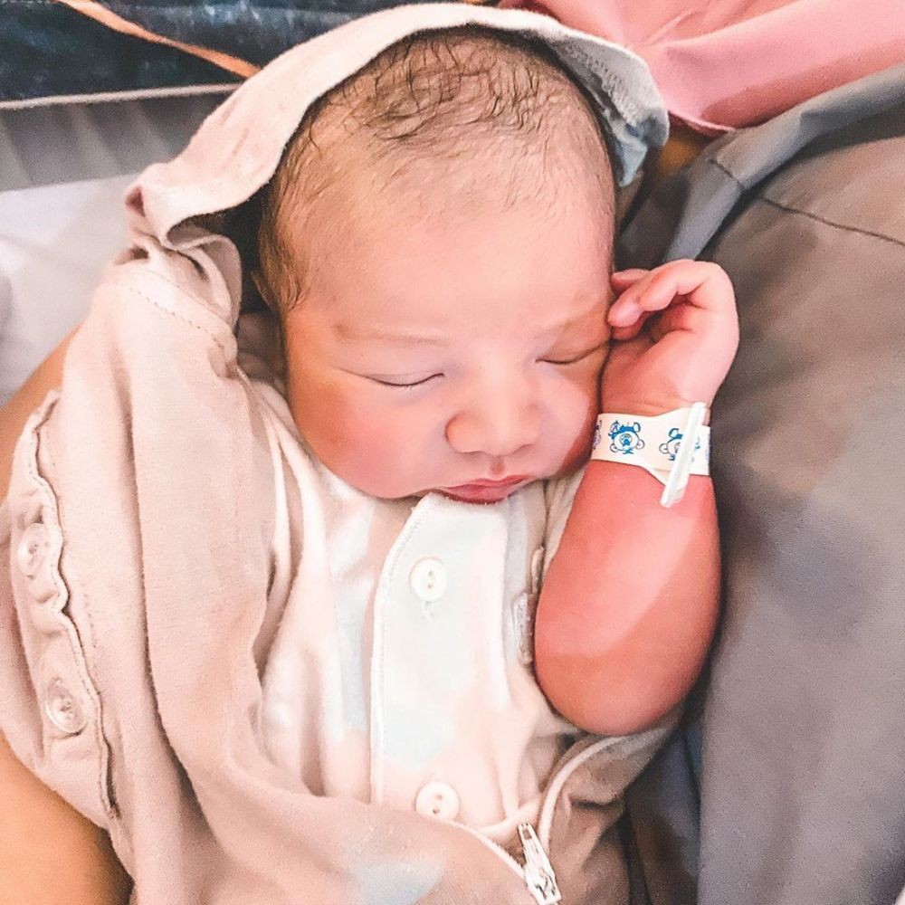 10 Potret Imut Air Rumi Akbar 1453, Anak Irish Bella dan Ammar Zoni