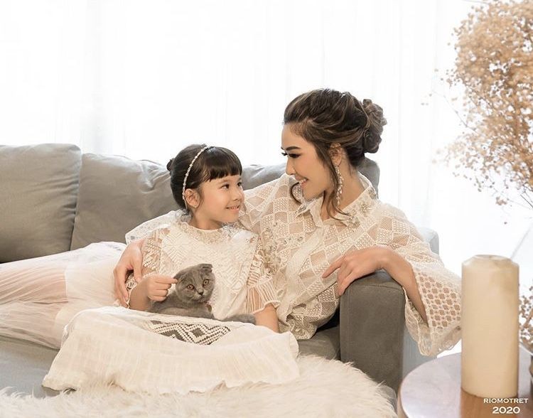 Outfit Rp2 Miliar, Intip 10 Gaya Pemotretan Gisel Bareng Rio Motret