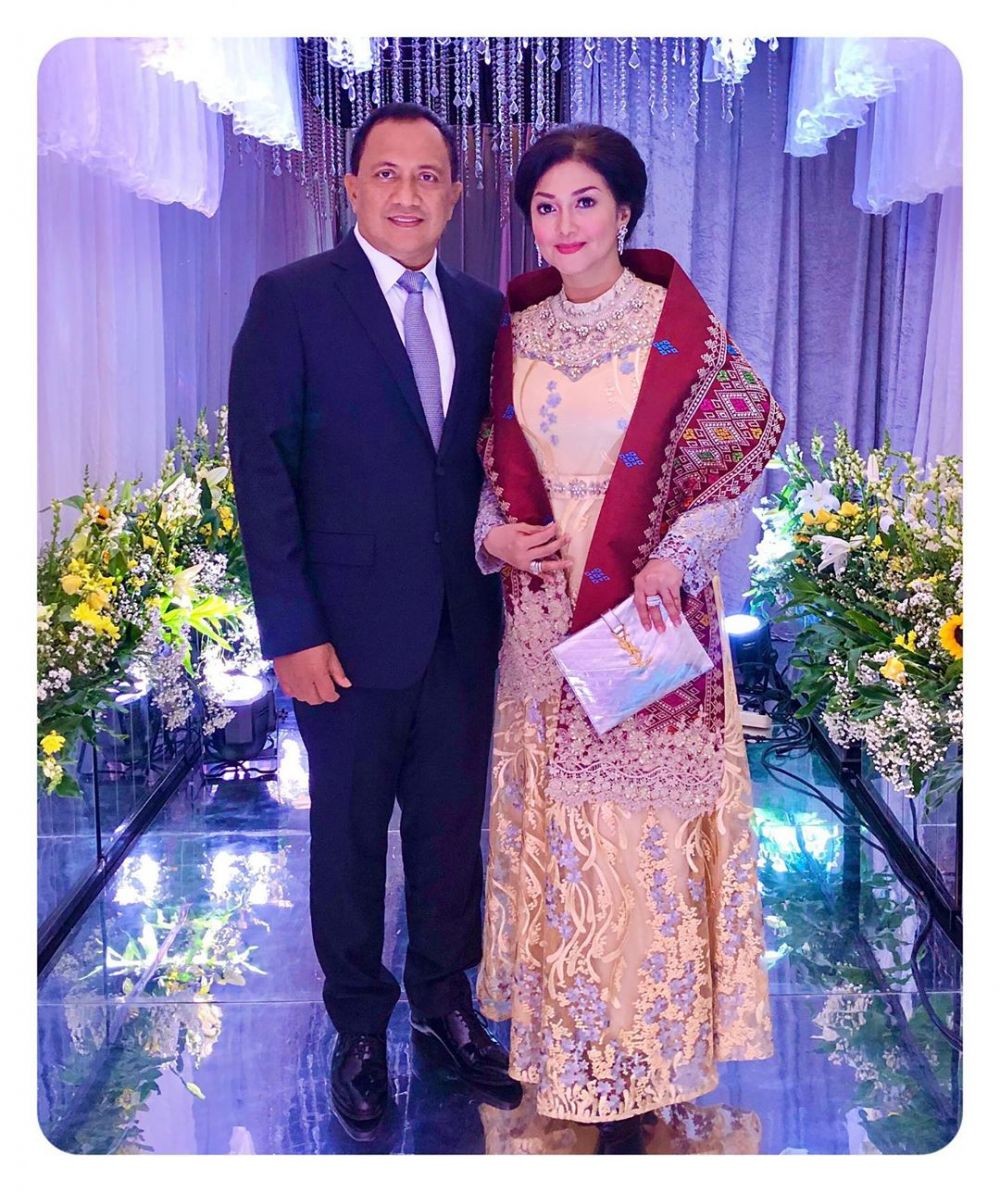 Tetap Harmonis, 10 Potret Romantis Bella Saphira dan Suami