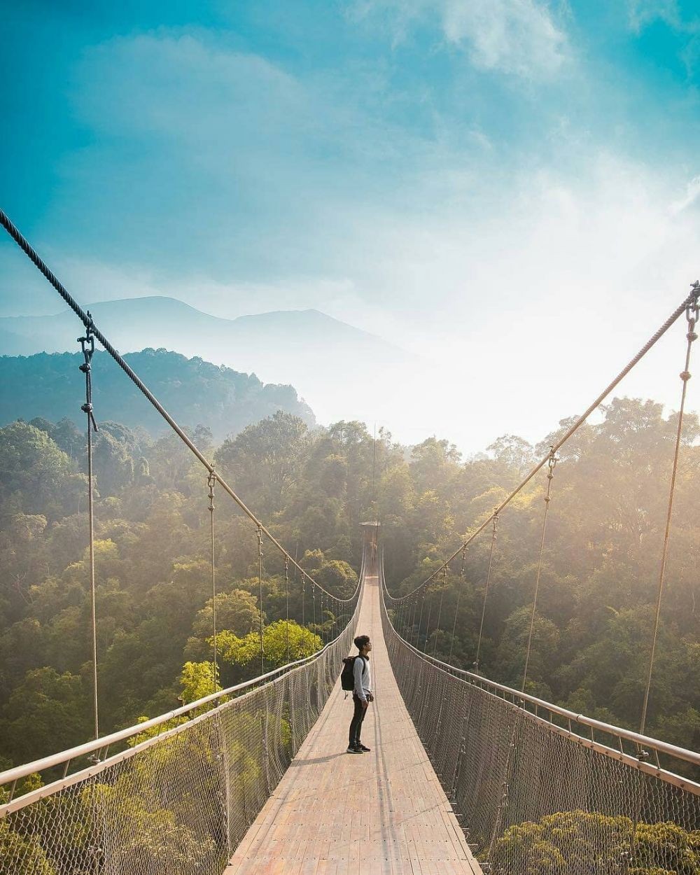 10 Potret Jembatan Gantung Situ Gunung, Terpanjang se-Asia Tenggara